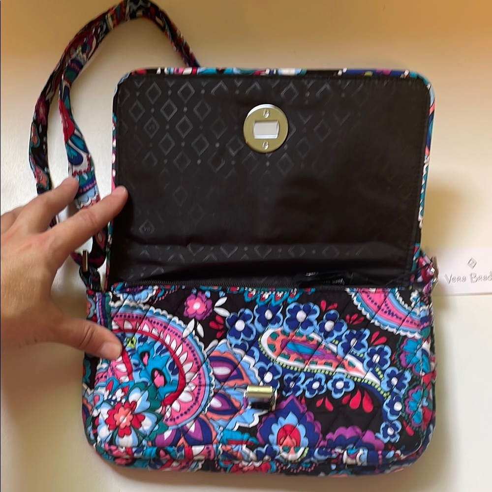 Vera Bradley Turnlock Crossbody Haymarket Paisley NWT - Picture 3 of 12